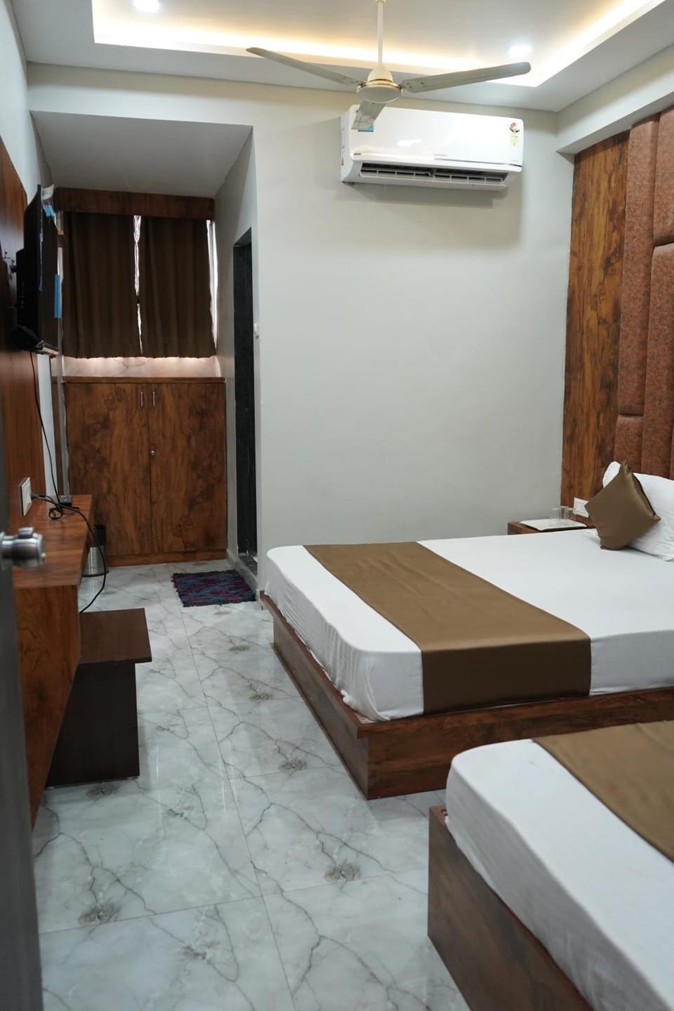 HOTEL PR VILLA Hotel in Gandhinagar