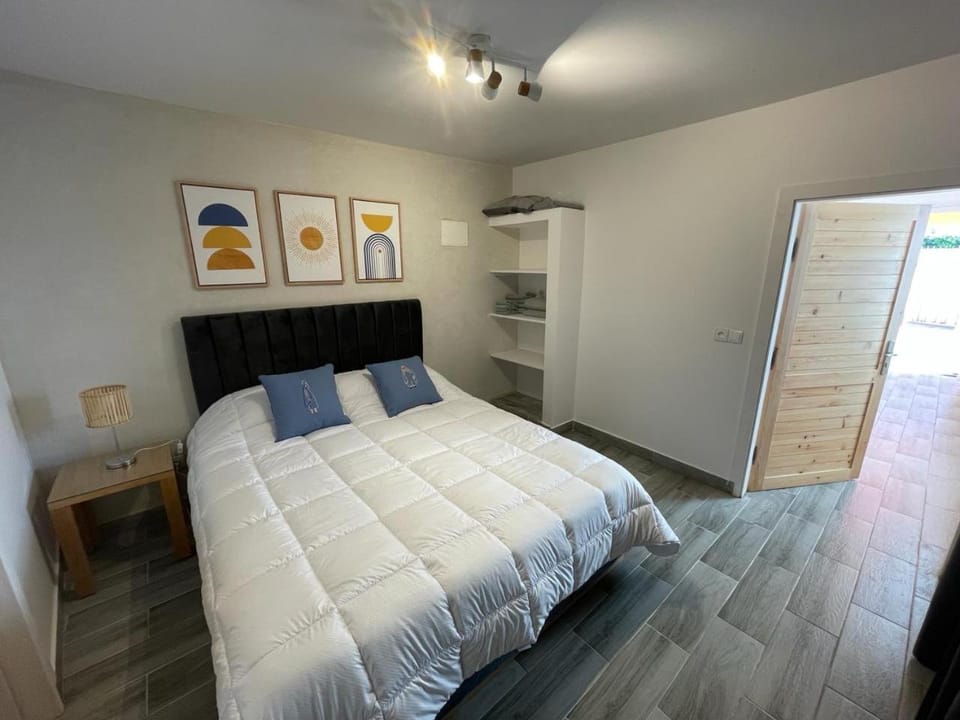 Jolie studio neuf ! Vue sur mer ! Bed and Breakfast in Souss-Massa