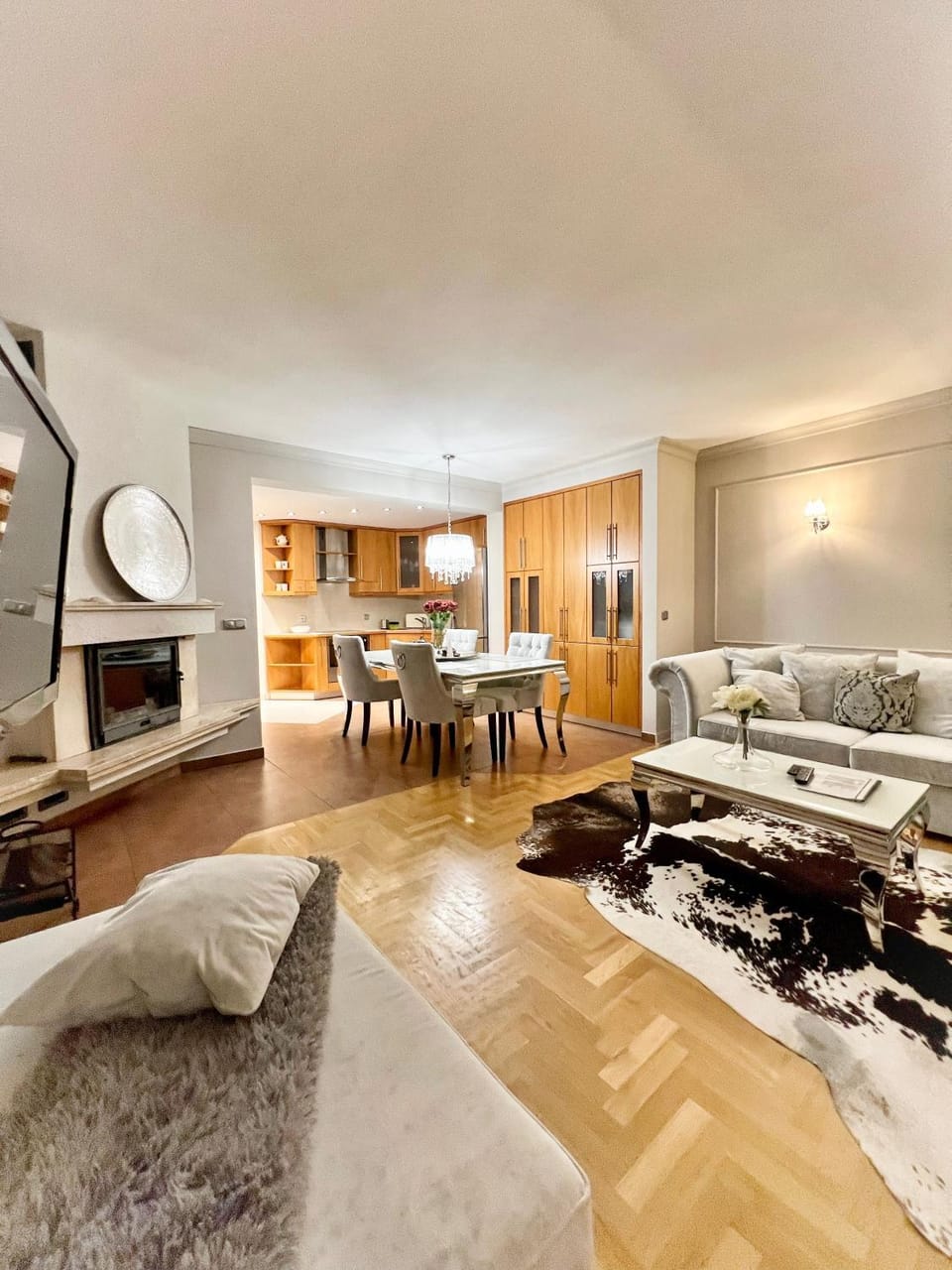 Kitchen or kitchenette, Living room