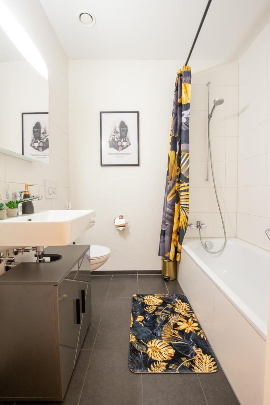 Shower, Toilet, Bathroom, Bath