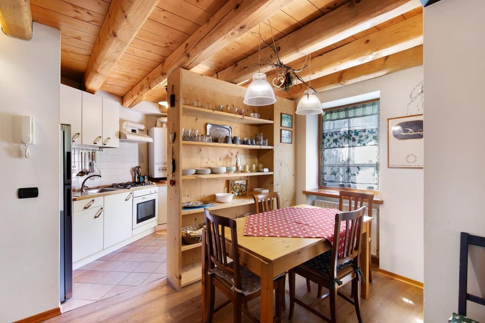 Property building, Kitchen or kitchenette, Living room