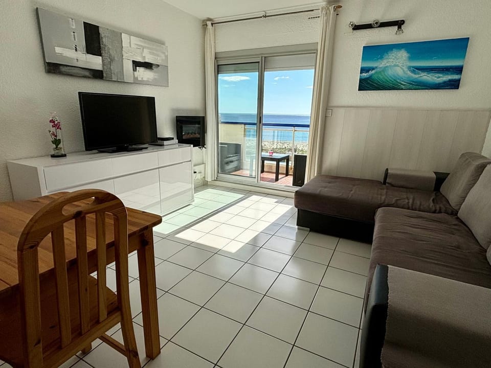 *Au Lydia* Appartement vue sur mer, avec piscine. Apartment in Le Barcarès