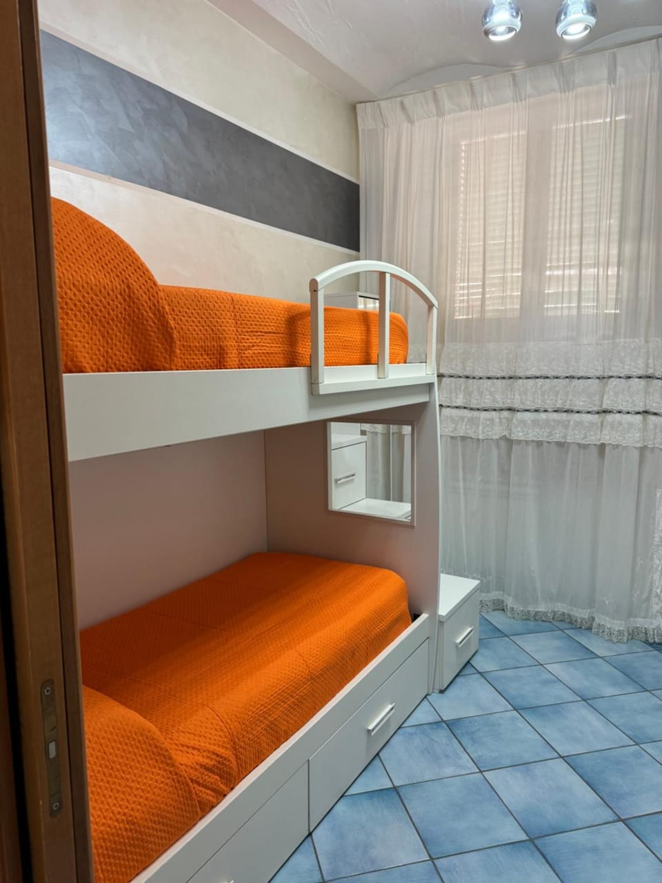 bunk bed