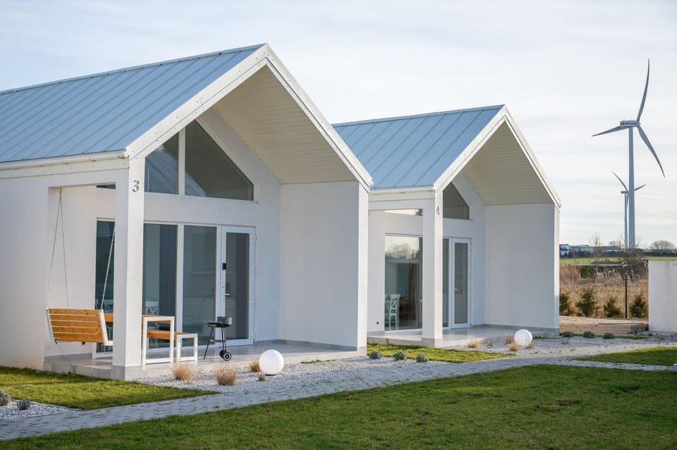 Property building, Patio, Spring, Day, Natural landscape, Garden, Garden view