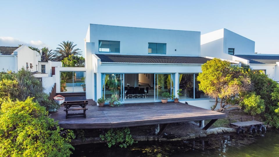 Patio, Day, Garden, View (from property/room), Balcony/Terrace, Dining area, Canoeing, Garden view