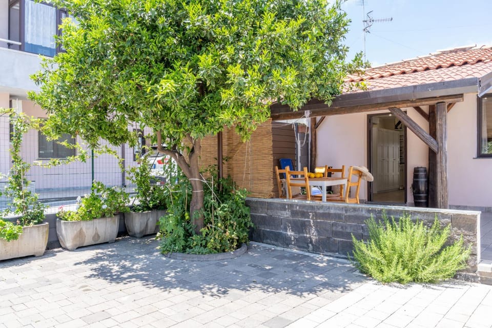 Property building, Patio, Dining area