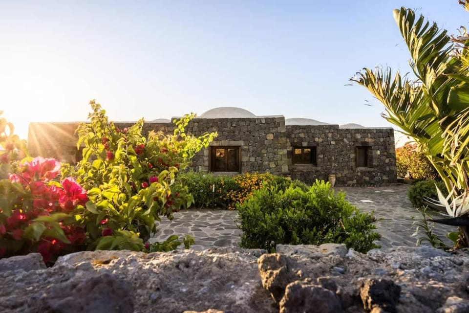 Dammuso Luna - Piscina Privata con Vista Mare House in Pantelleria