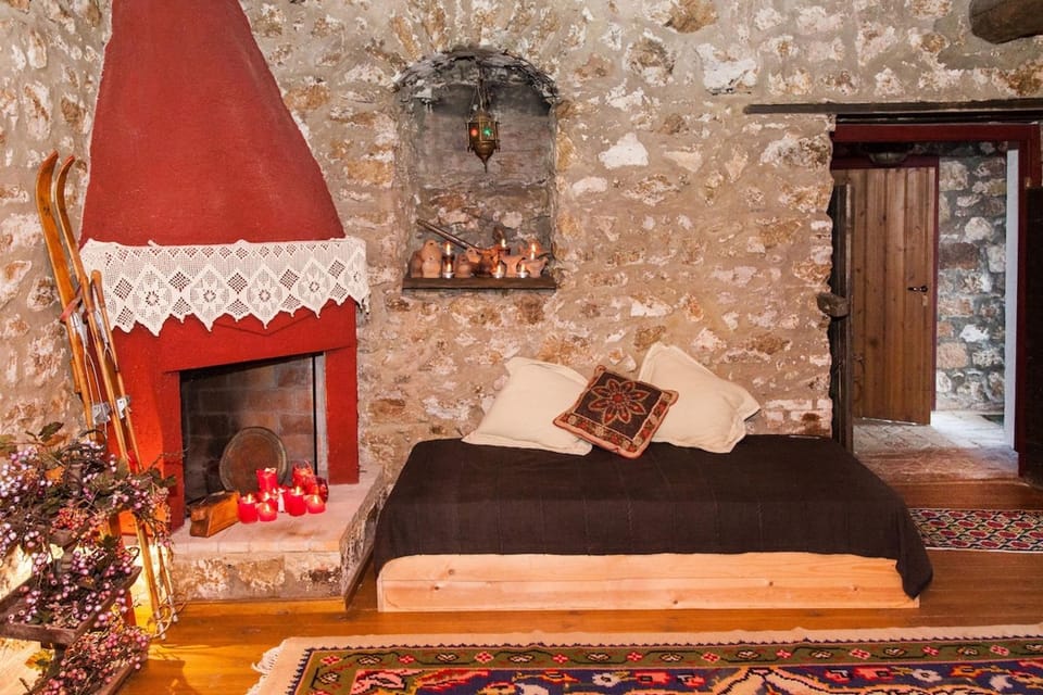 Bed, Seating area, Bedroom
