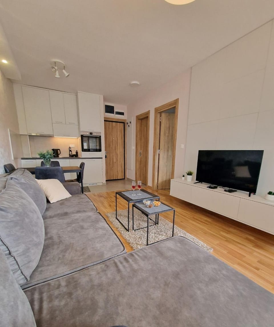 TV and multimedia, Kitchen or kitchenette, Seating area