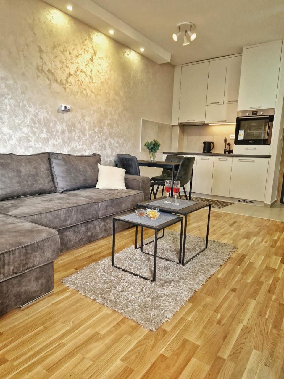 Kitchen or kitchenette, Living room, Seating area, Dining area, dishwasher, pet friendly, stove