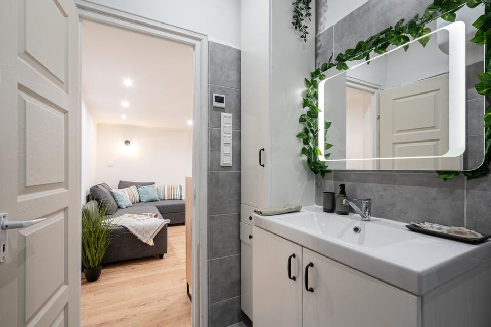 Bathroom, towels
