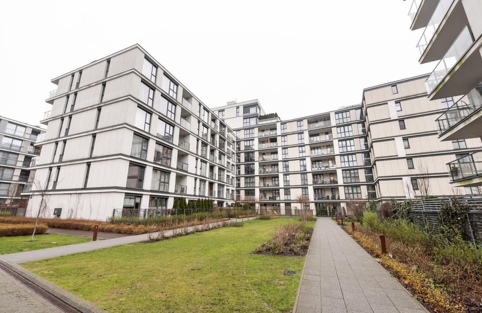 Property building, Neighbourhood