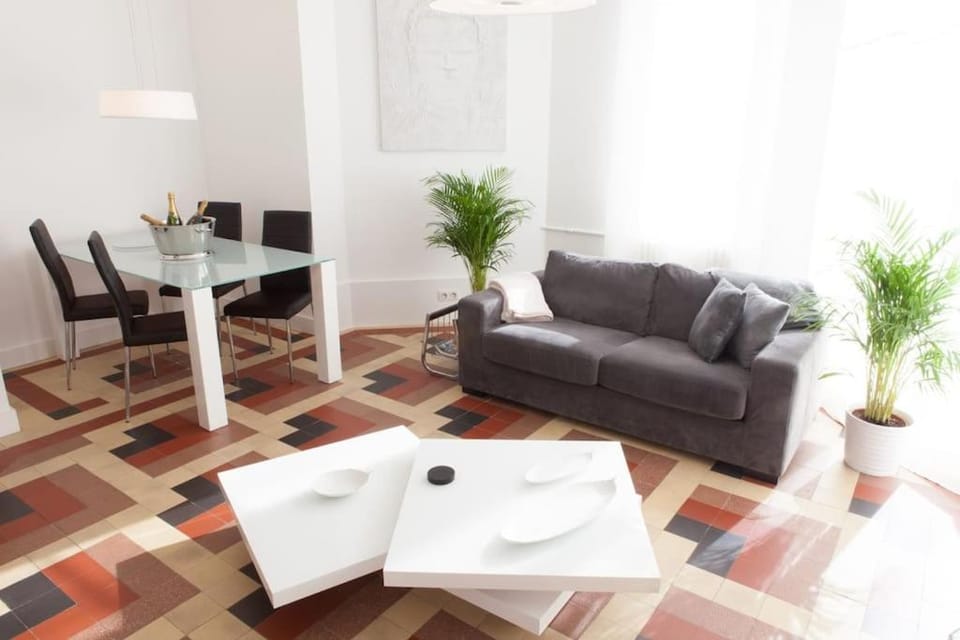 Living room, Seating area