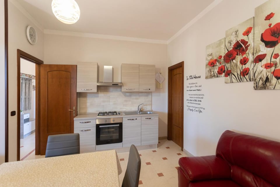 Kitchen or kitchenette, Living room, Dining area, pet friendly, stove