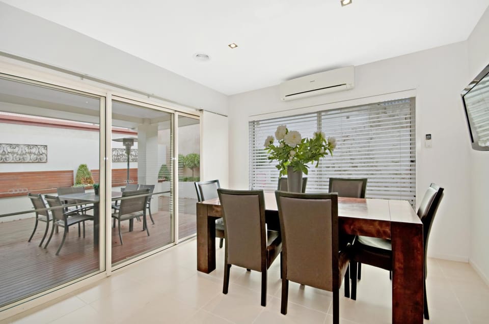 Central Warrnambool Townhouse House in Warrnambool