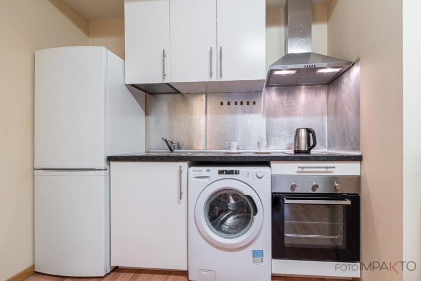 Coffee/tea facilities, Kitchen or kitchenette, minibar, pet friendly, stove, washing machine