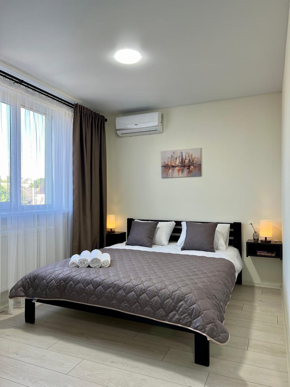 Bed, Photo of the whole room, Bedroom, towels, air conditioner