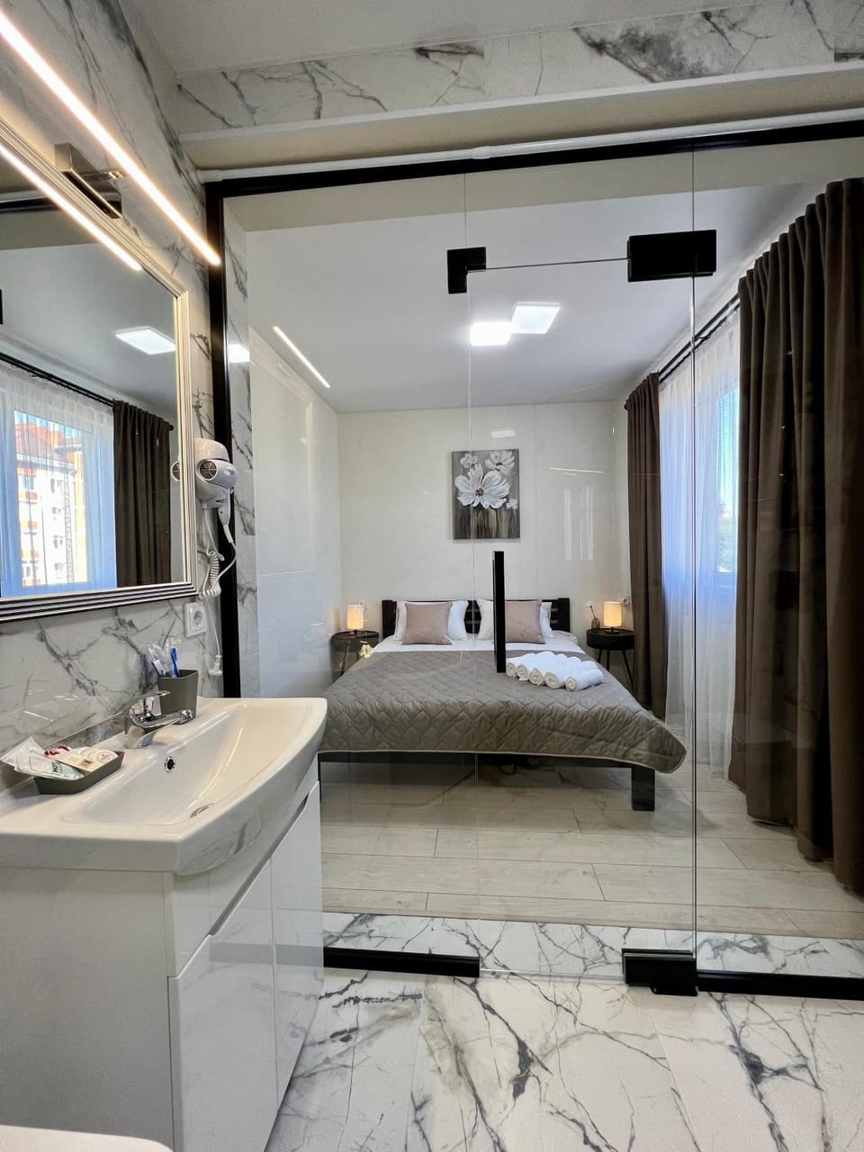 Bed, Photo of the whole room