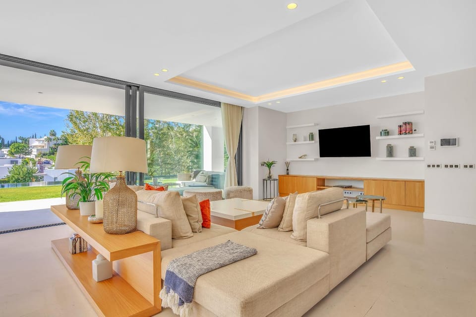 Villa Serena by Finest Rentals Villa in Costa del Sol