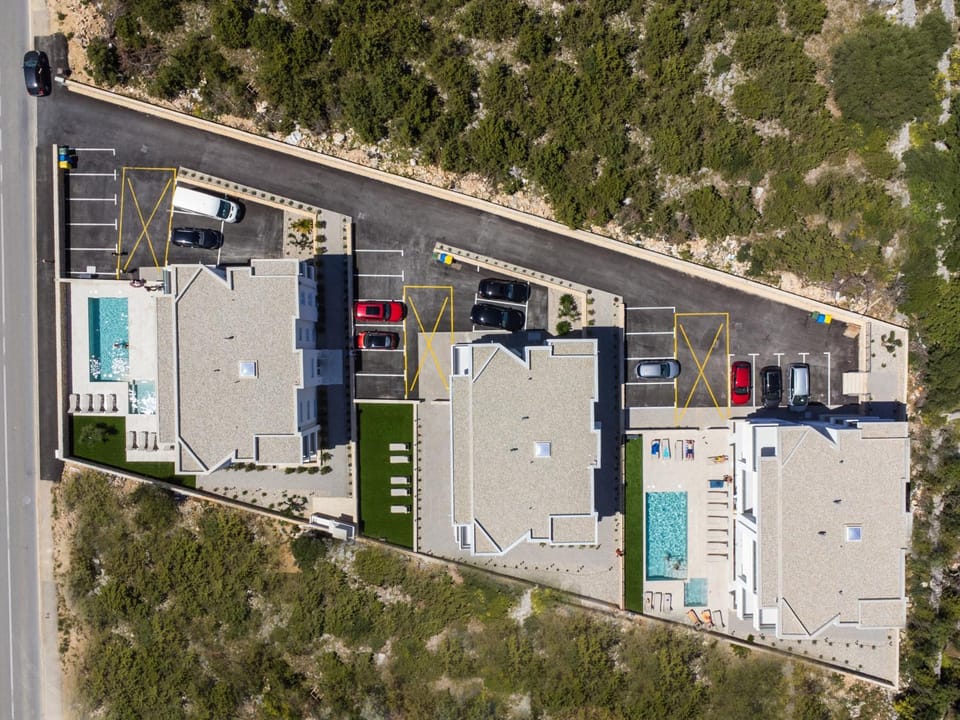 Property building, Bird's eye view