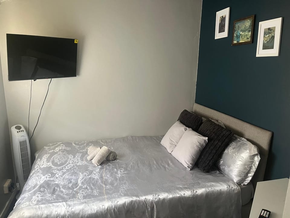 Queenomega’s home stay Vacation rental in London Borough of Southwark