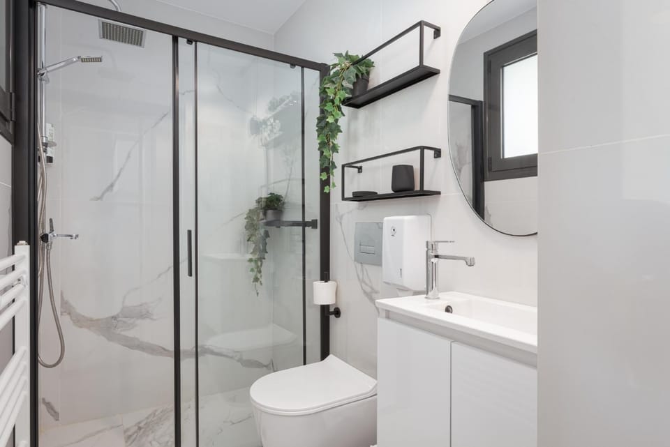 Shower, Toilet, Bathroom