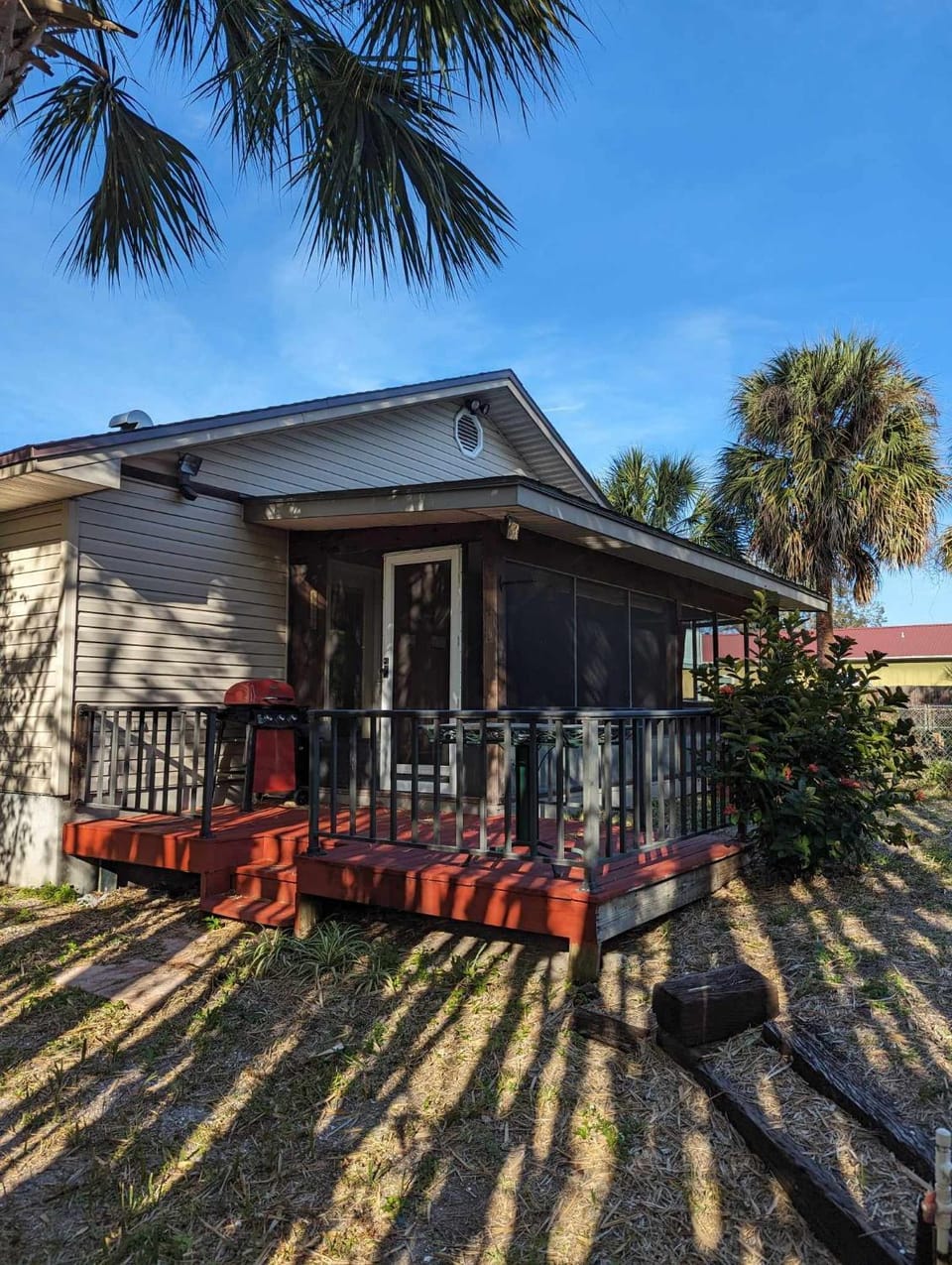 Cute 3/2 Siesta home steps from Siesta waters House in Vamo