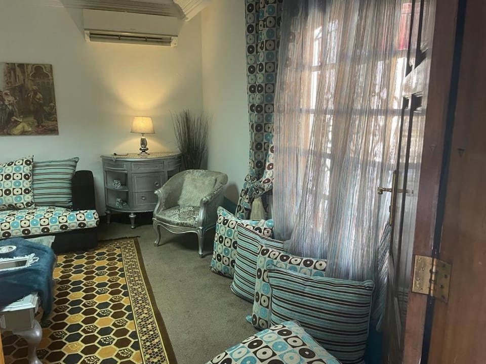 TV and multimedia, Seating area