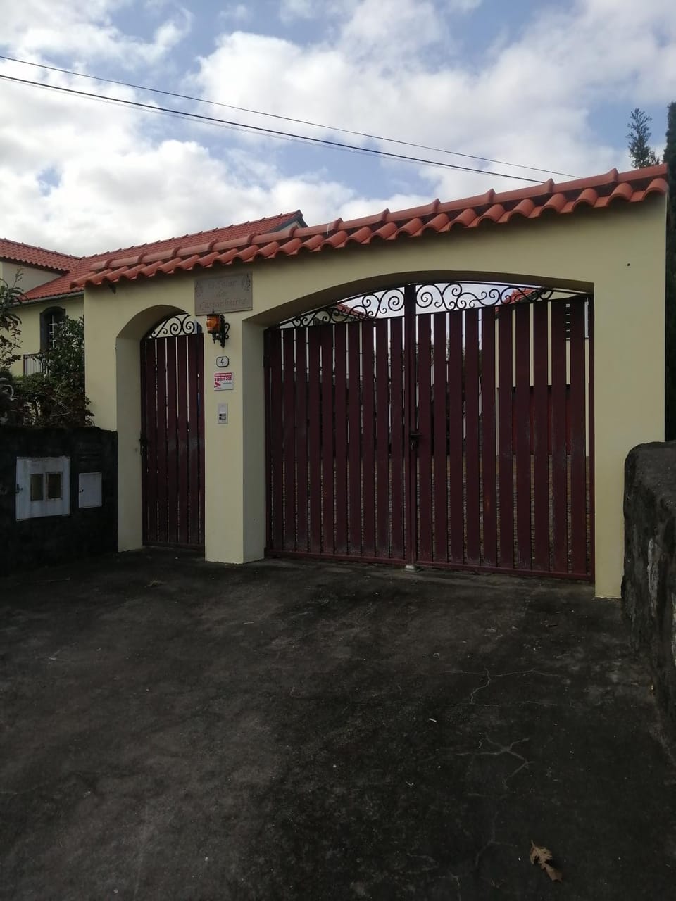 Facade/entrance