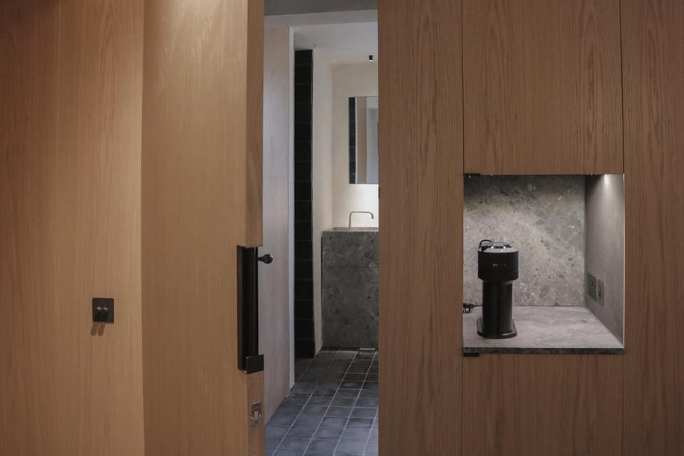 Loggia Studio Apartment in Edinburgh