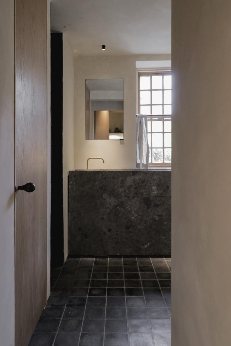 Loggia Studio Apartment in Edinburgh