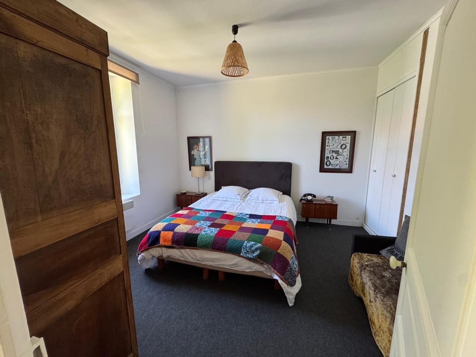Bed, Photo of the whole room, Bedroom