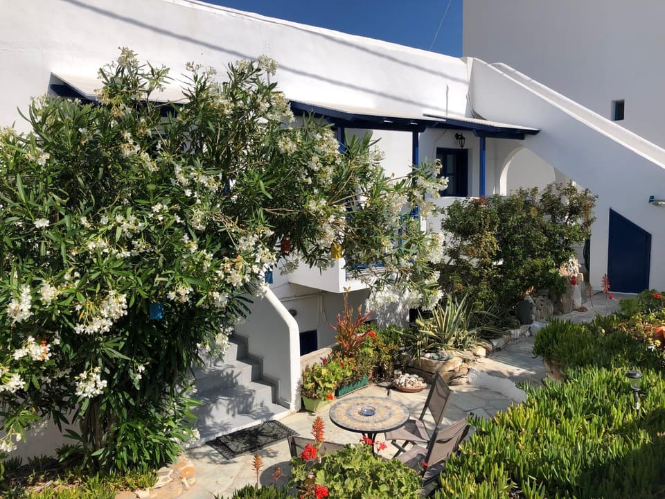 BBQ facilities, Balcony/Terrace, Garden view