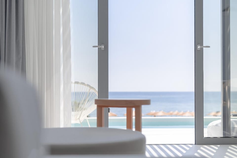 View (from property/room), Pool view, Sea view