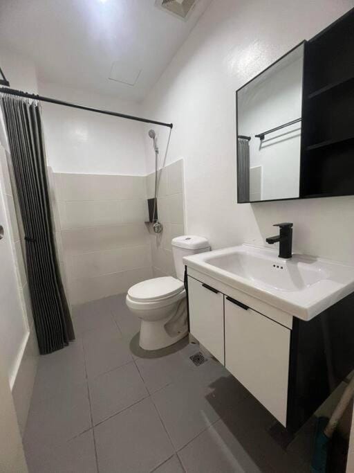 Deluxe Cozy Corner Studio Apartment in Central Visayas