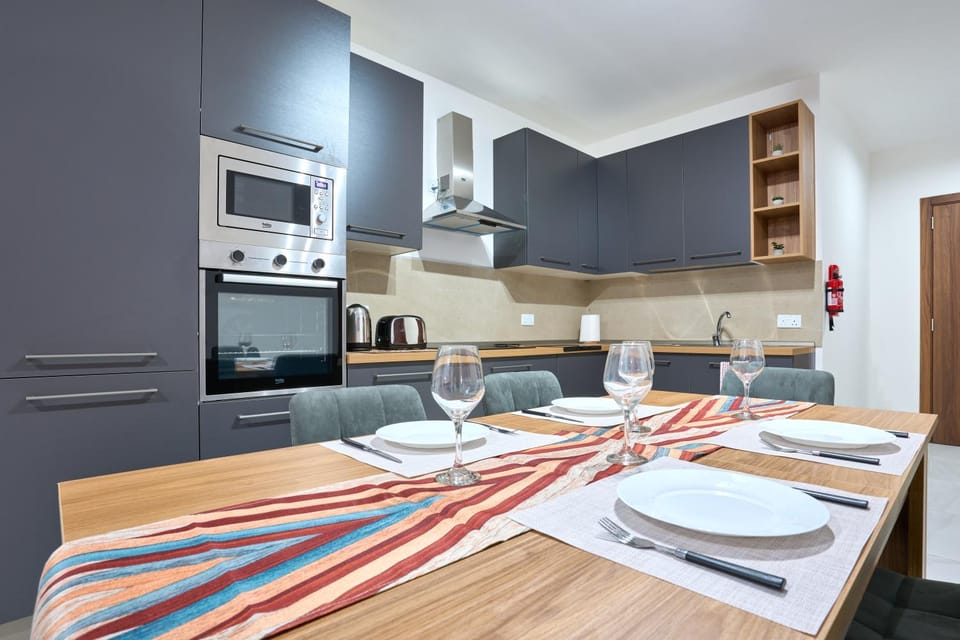Di Vita's Maisonette Qawra by Homely Apartment in Saint Paul's Bay