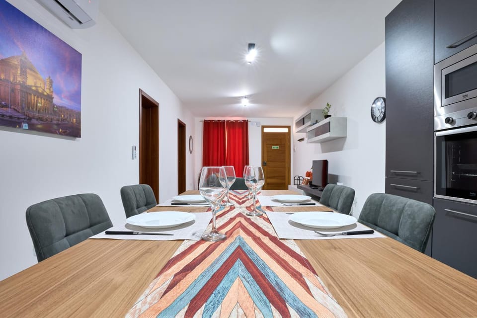 Di Vita's Maisonette Qawra by Homely Apartment in Saint Paul's Bay