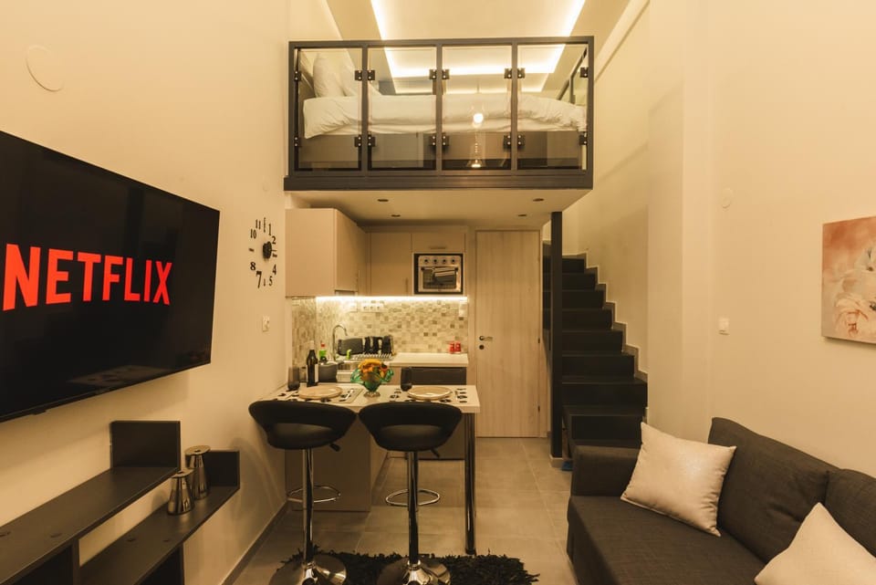TV and multimedia, Living room, Seating area, Dining area, Evening entertainment