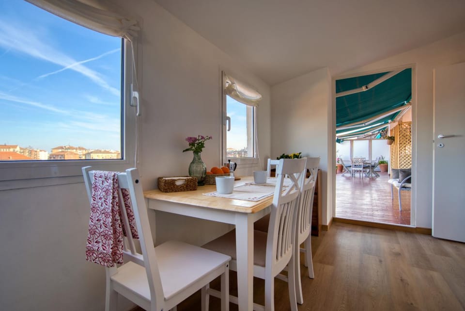 View (from property/room), Balcony/Terrace, Kitchen or kitchenette, Floor plan, Dining area, kitchen