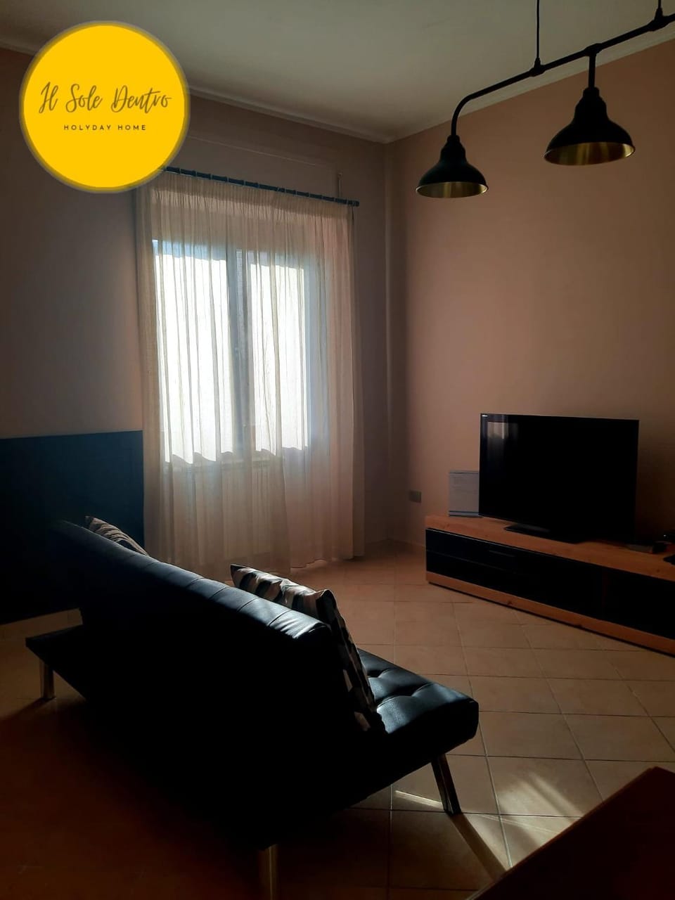 Communal lounge/ TV room