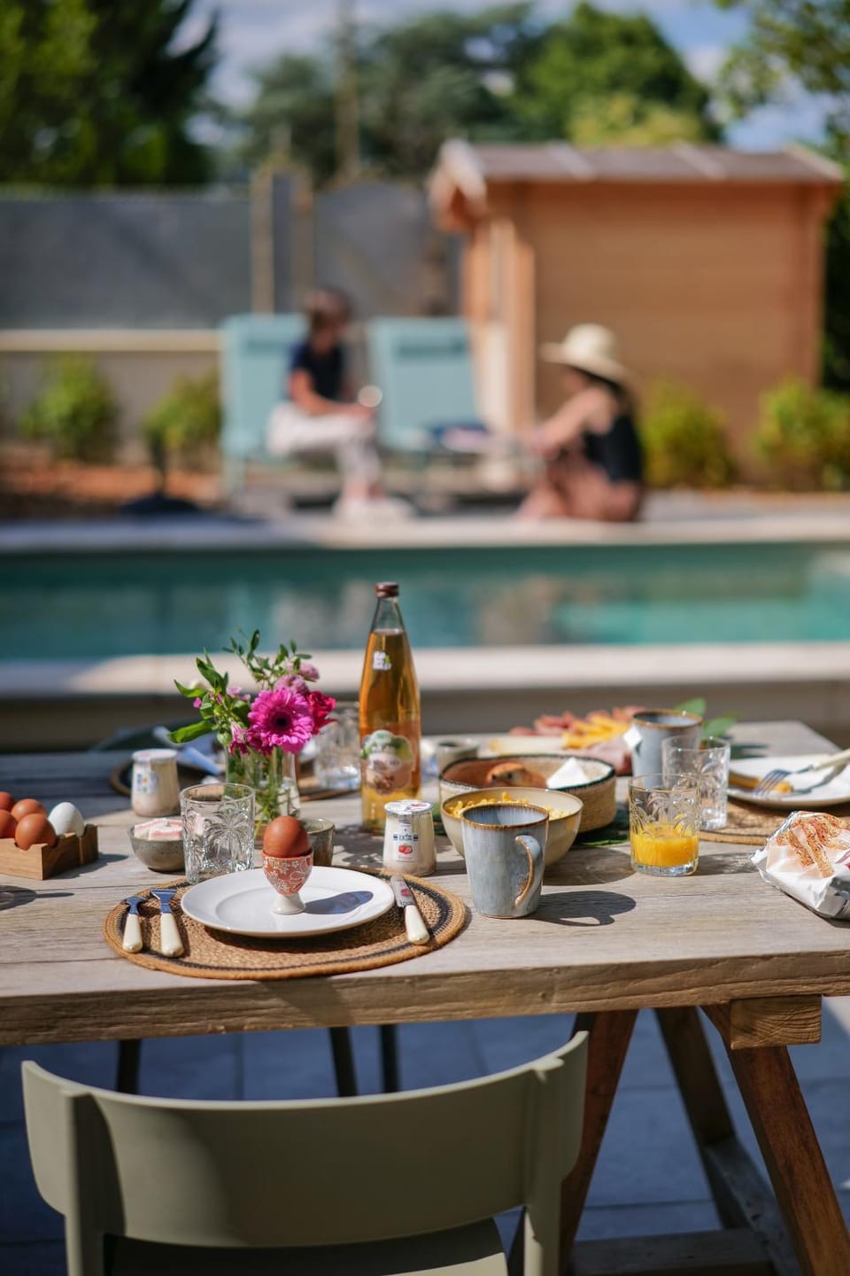 Swimming pool, Breakfast