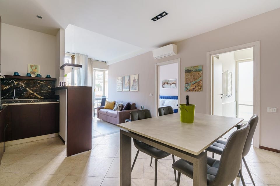 Kitchen or kitchenette, Living room, Seating area, Dining area, air conditioner