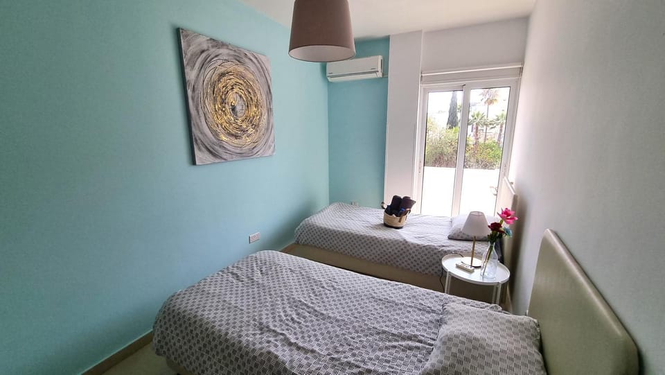 Bed, Photo of the whole room, Bedroom, air conditioner