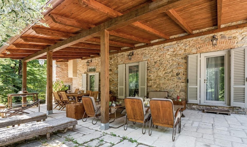 Patio, Dining area