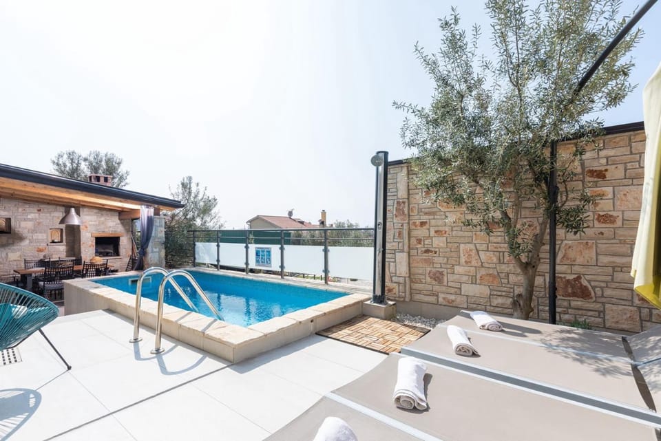 Vila Valencan 2b Villa in Peroj