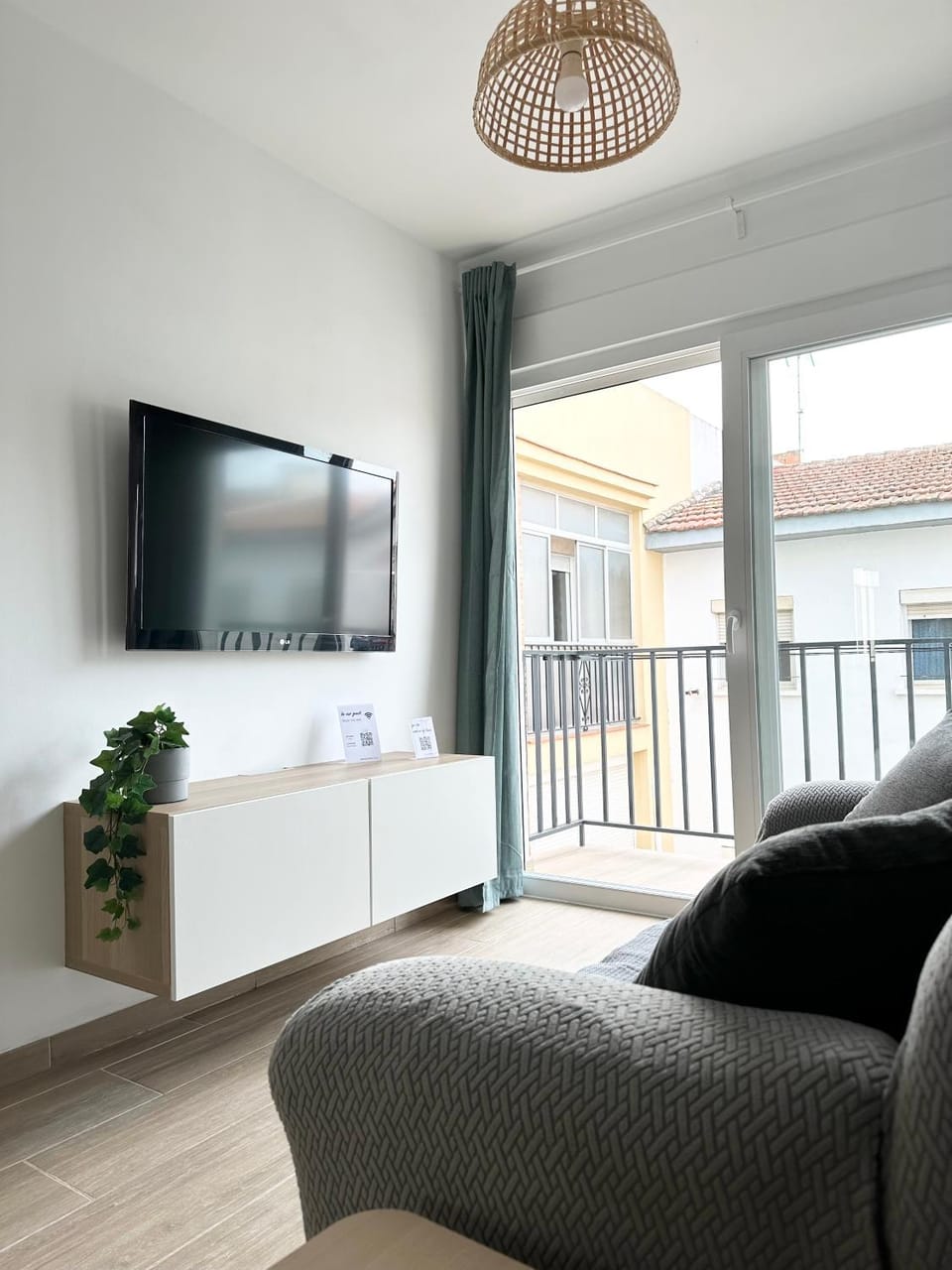 Communal lounge/ TV room, TV and multimedia, Balcony/Terrace, Living room