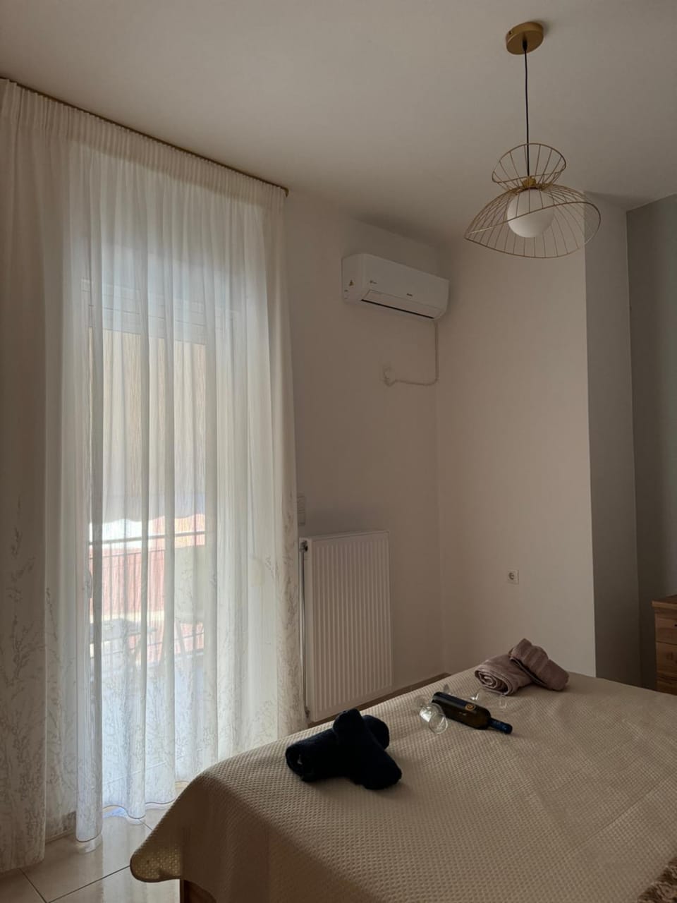 Bed, Balcony/Terrace, air conditioner