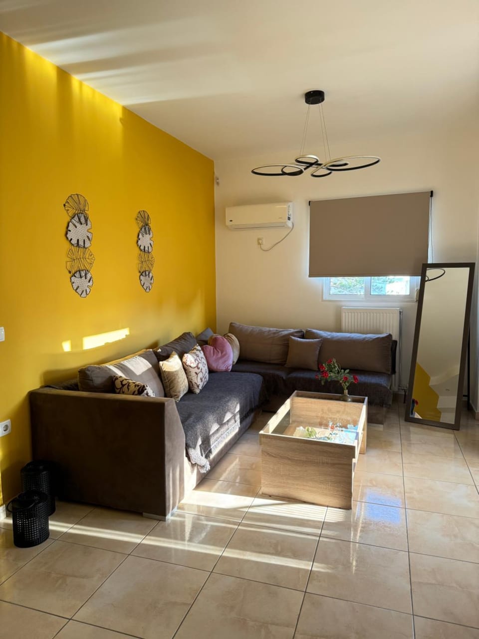 Seating area, air conditioner, air conditioner