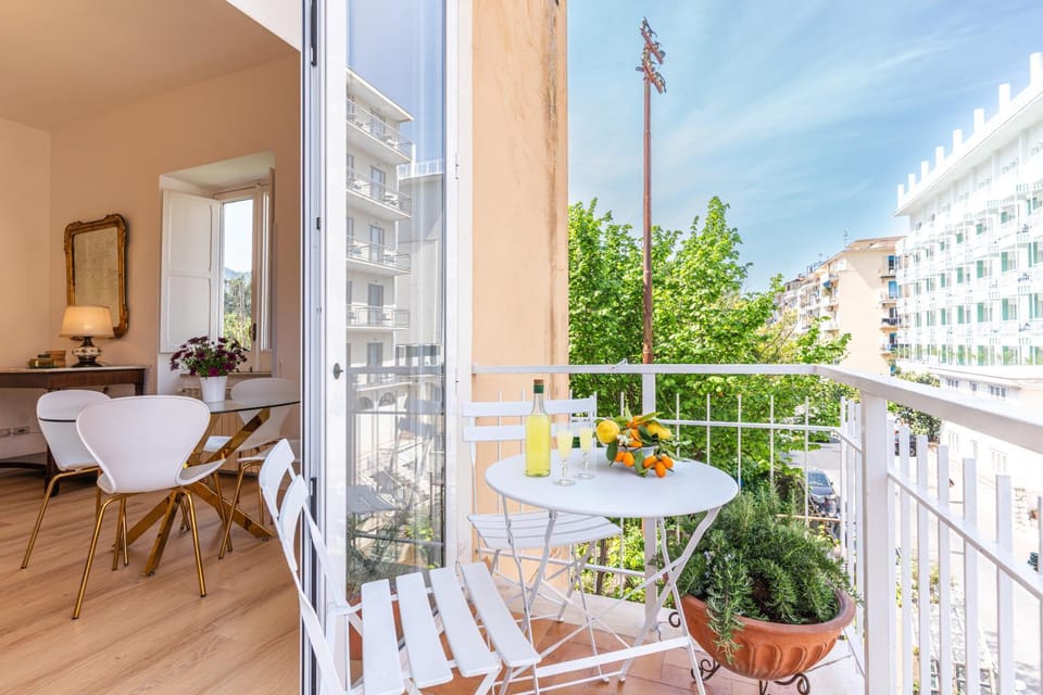 Day, Summer, Balcony/Terrace, City view