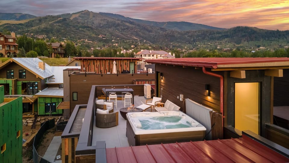 Natural landscape, Hot Tub, Banquet/Function facilities